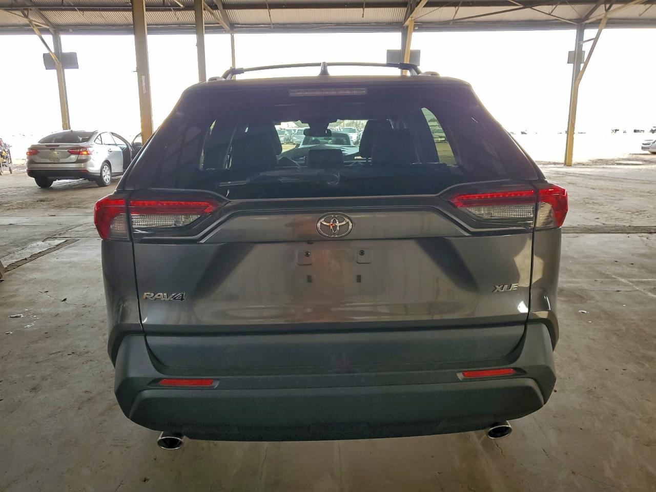2019 TOYOTA RAV4 XLE photo 6