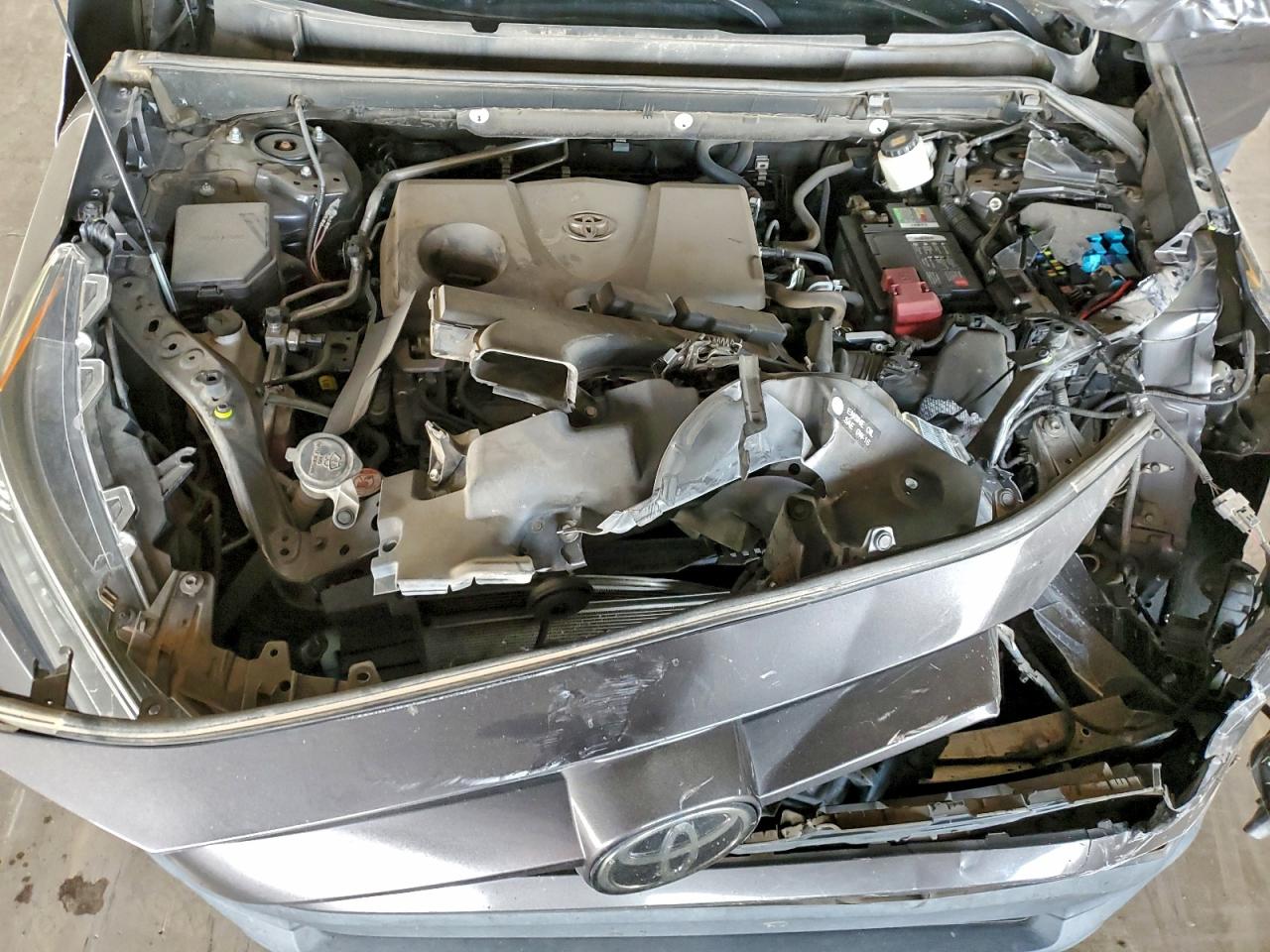 2019 TOYOTA RAV4 XLE photo 11