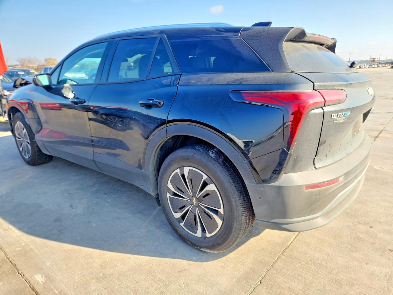 2025 CHEVROLET BLAZER LT photo 2
