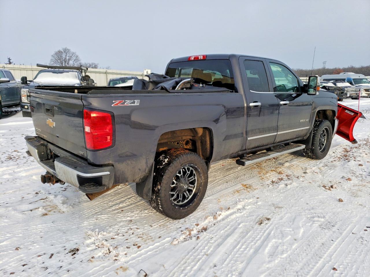 2015 CHEVROLET SILVERADO K2500 HEAVY DUTY LTZ photo 3