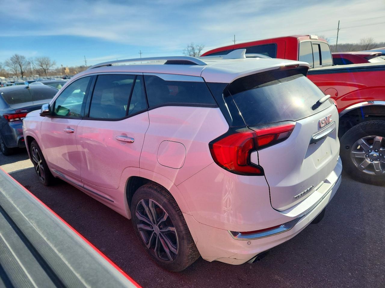 2019 GMC TERRAIN DENALI photo 2