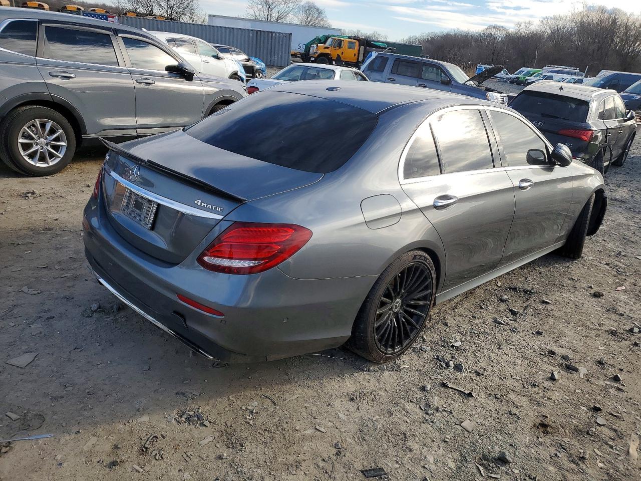 2017 MERCEDES-BENZ E 300 4MATIC photo 5