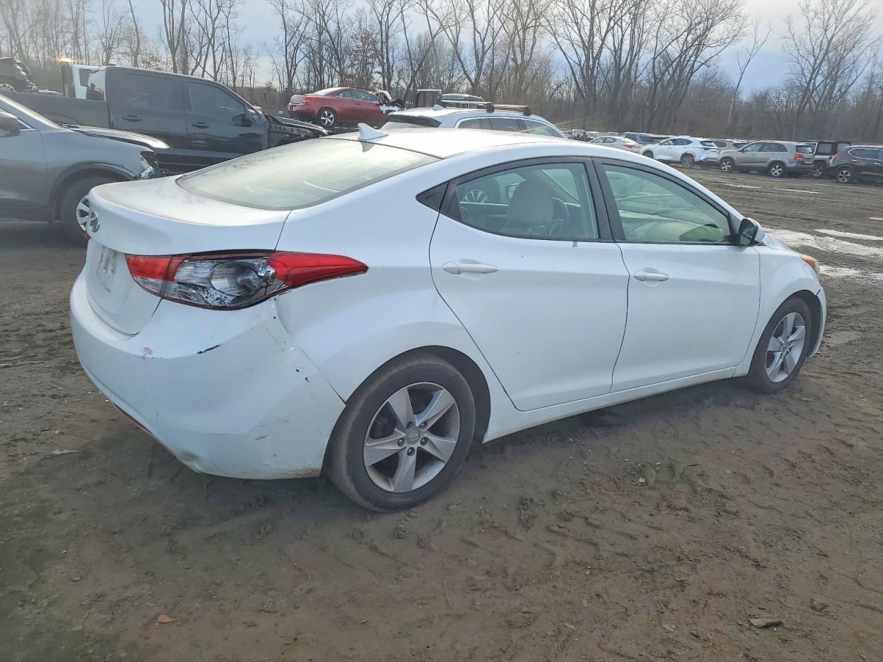 2013 HYUNDAI ELANTRA GLS photo 3