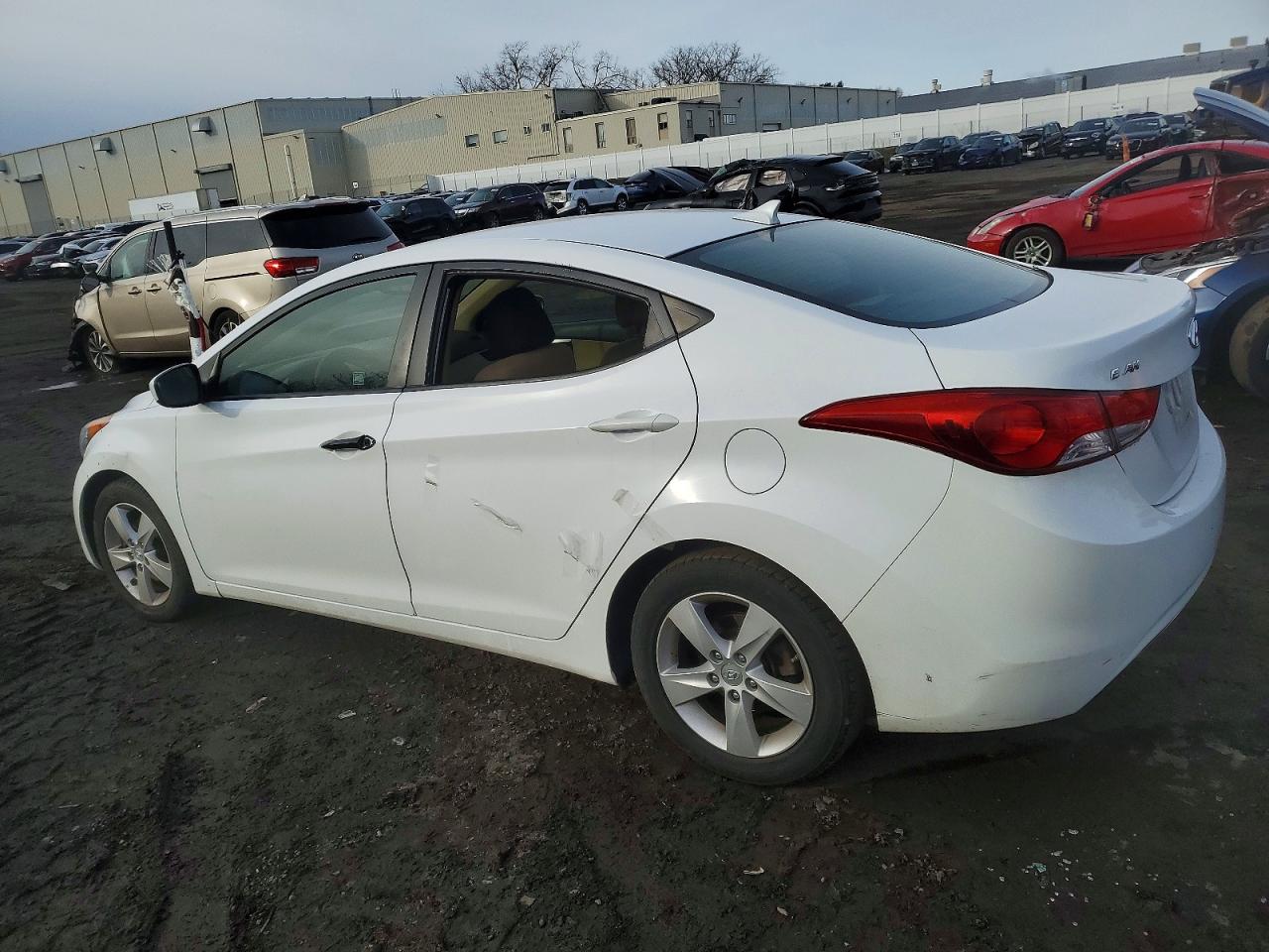 2013 HYUNDAI ELANTRA GLS photo 2