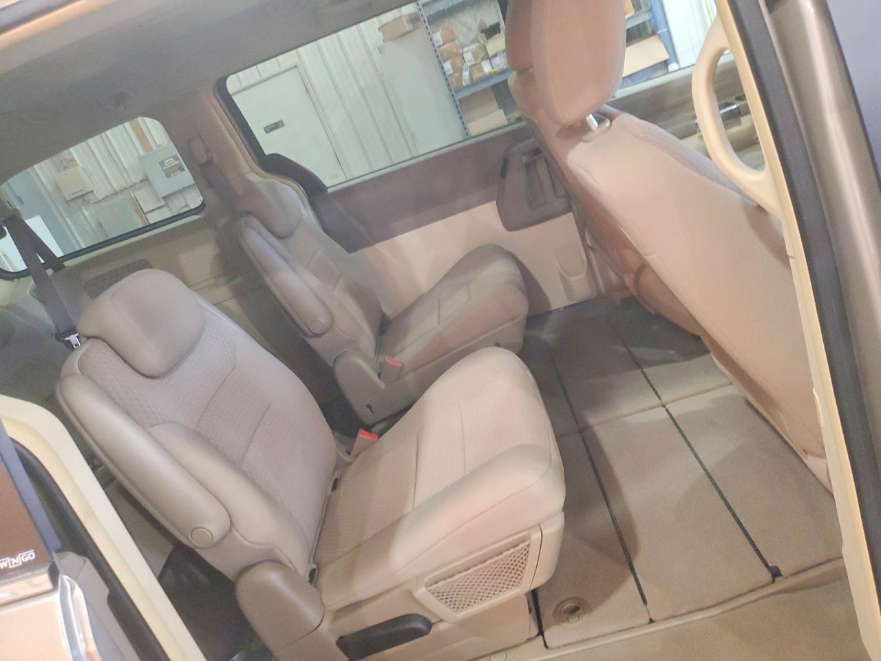 2008 CHRYSLER TOWN & COUNTRY TOURING photo 11