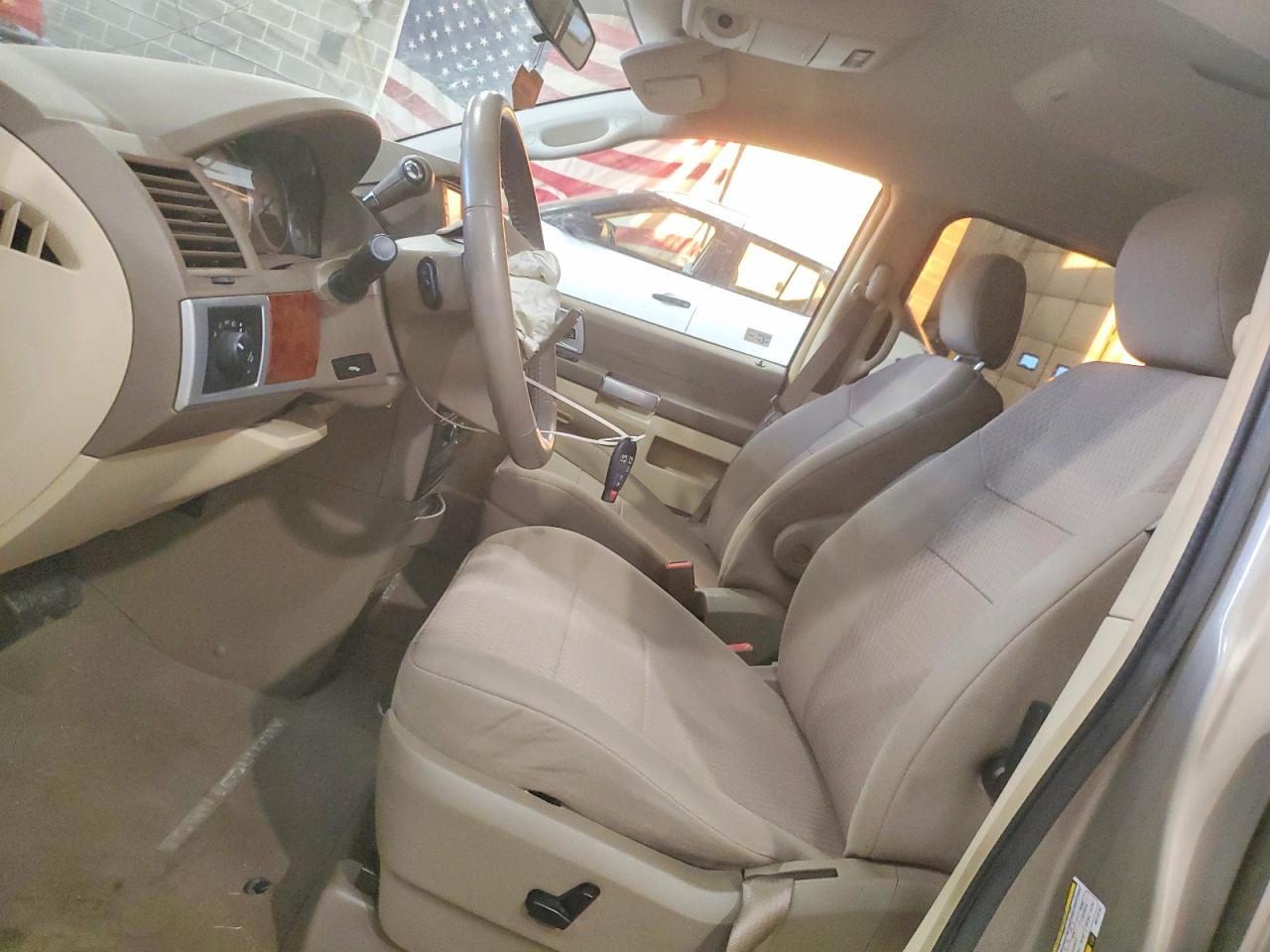 2008 CHRYSLER TOWN & COUNTRY TOURING photo 7