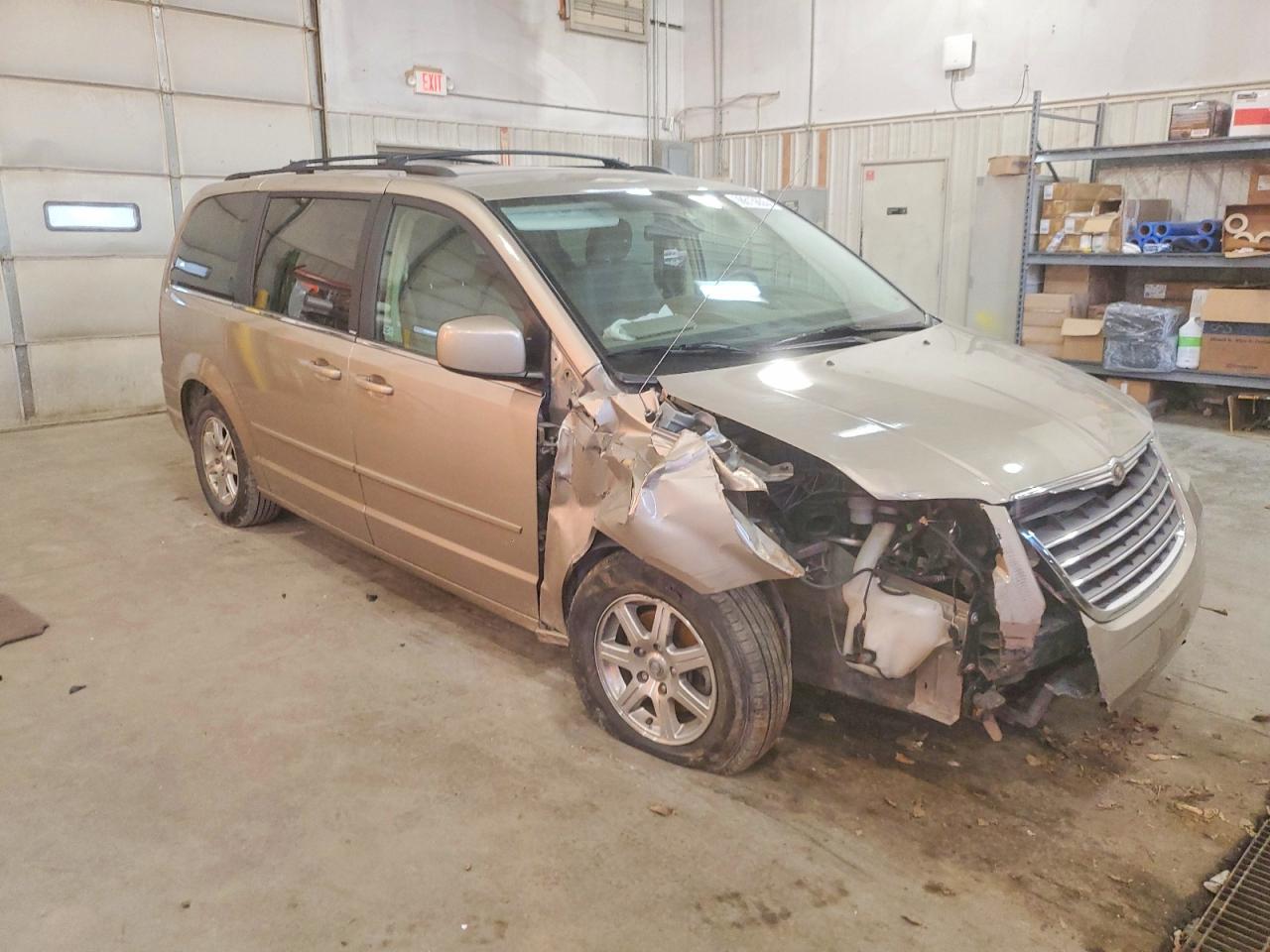 2008 CHRYSLER TOWN & COUNTRY TOURING photo 4