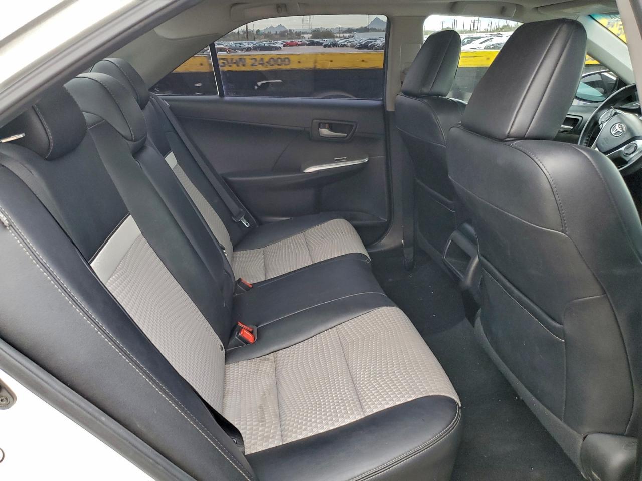 2013 TOYOTA CAMRY L photo 10