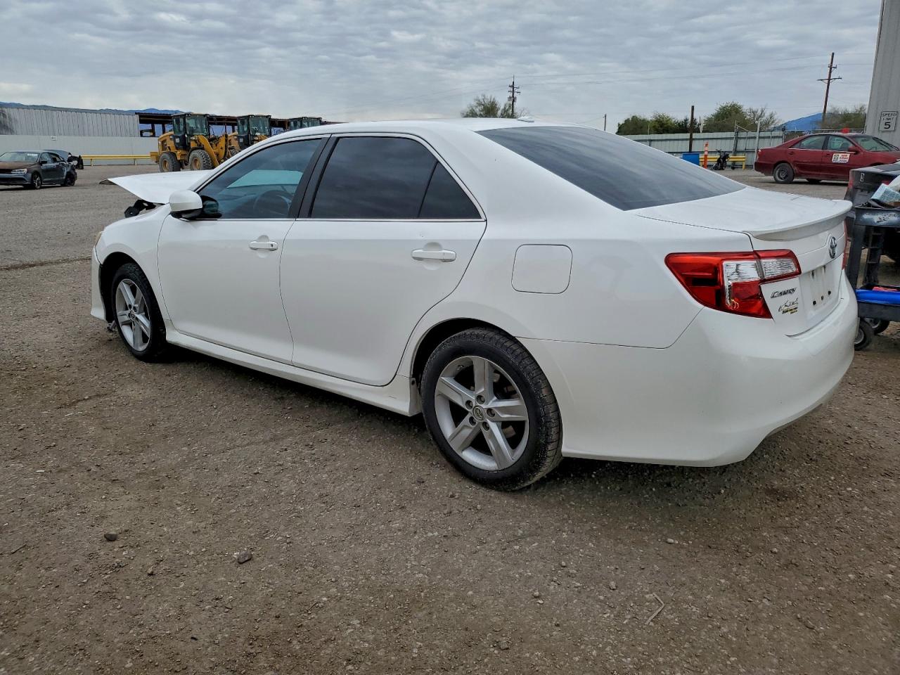 2013 TOYOTA CAMRY L photo 2