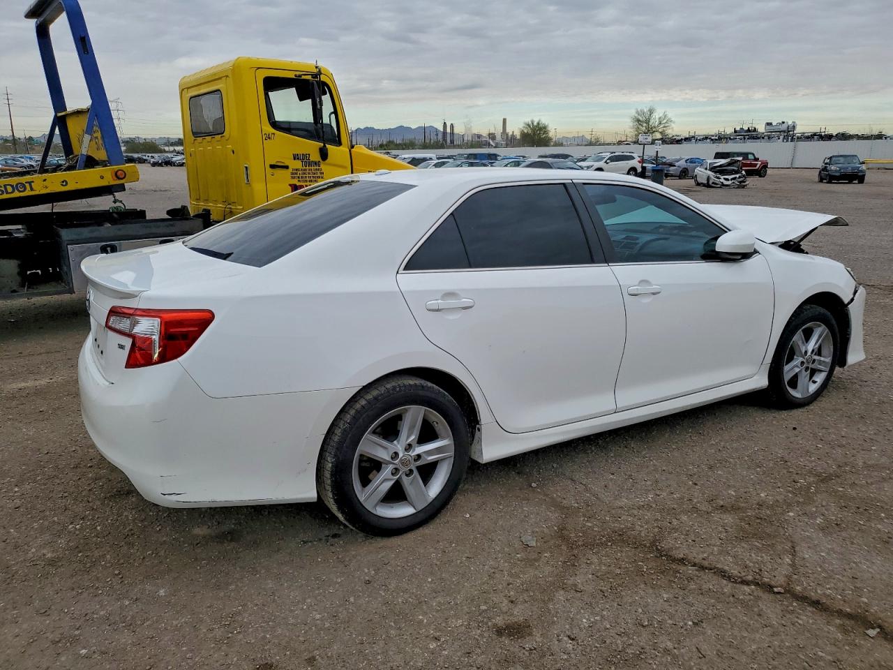 2013 TOYOTA CAMRY L photo 3