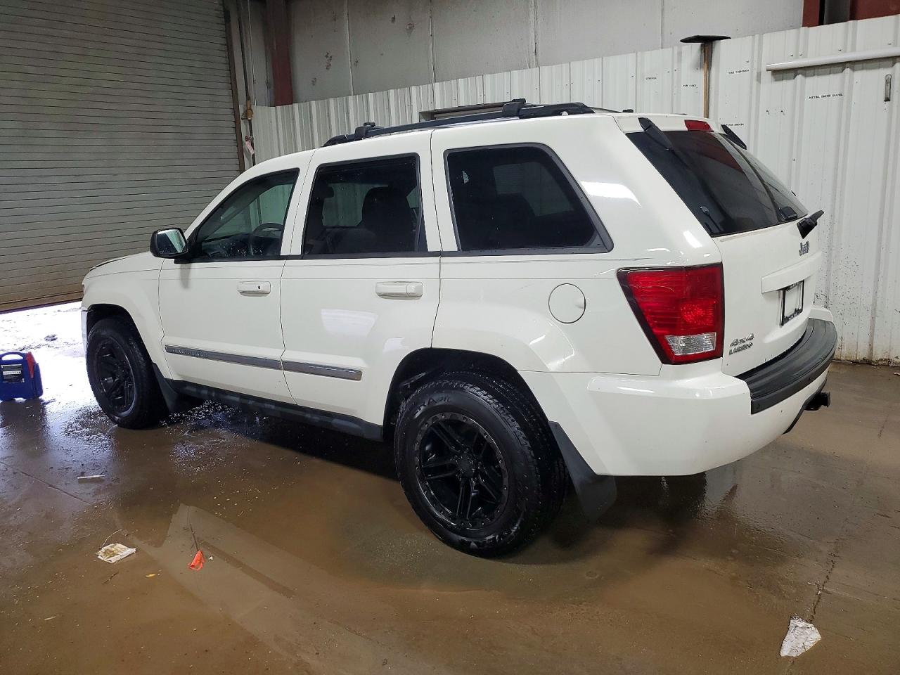 2010 JEEP GRAND CHEROKEE LAREDO photo 2