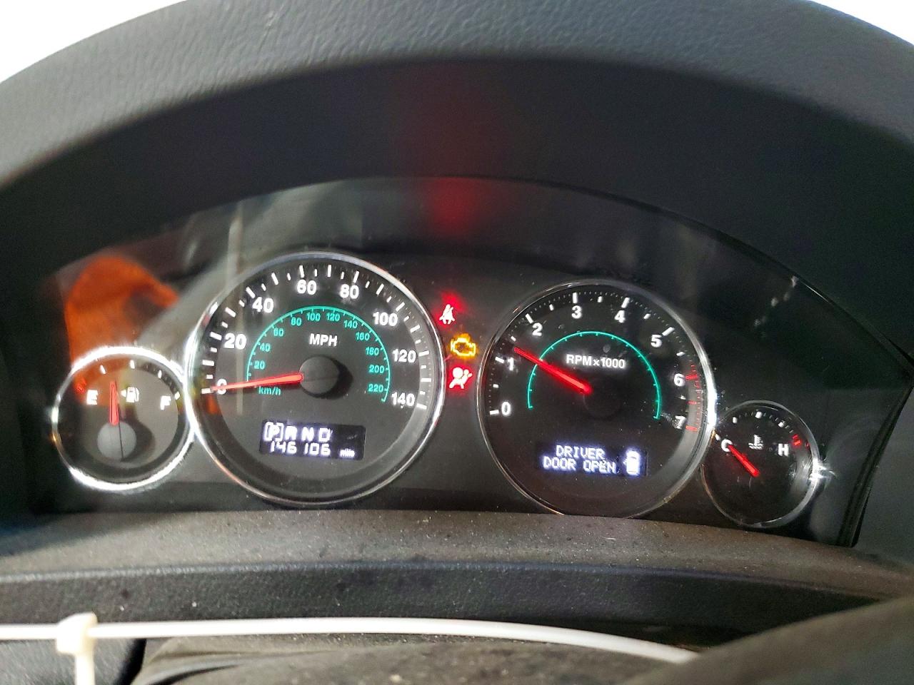 2010 JEEP GRAND CHEROKEE LAREDO photo 9
