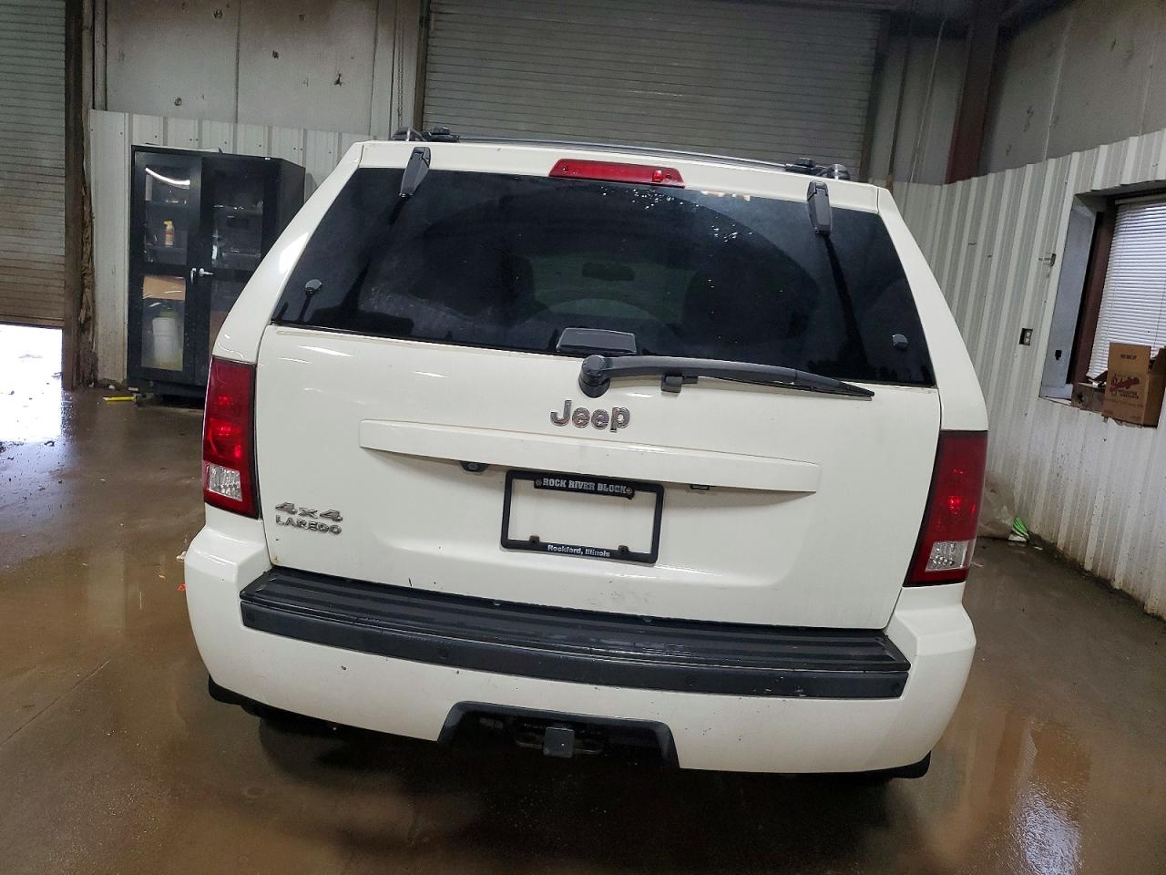 2010 JEEP GRAND CHEROKEE LAREDO photo 6