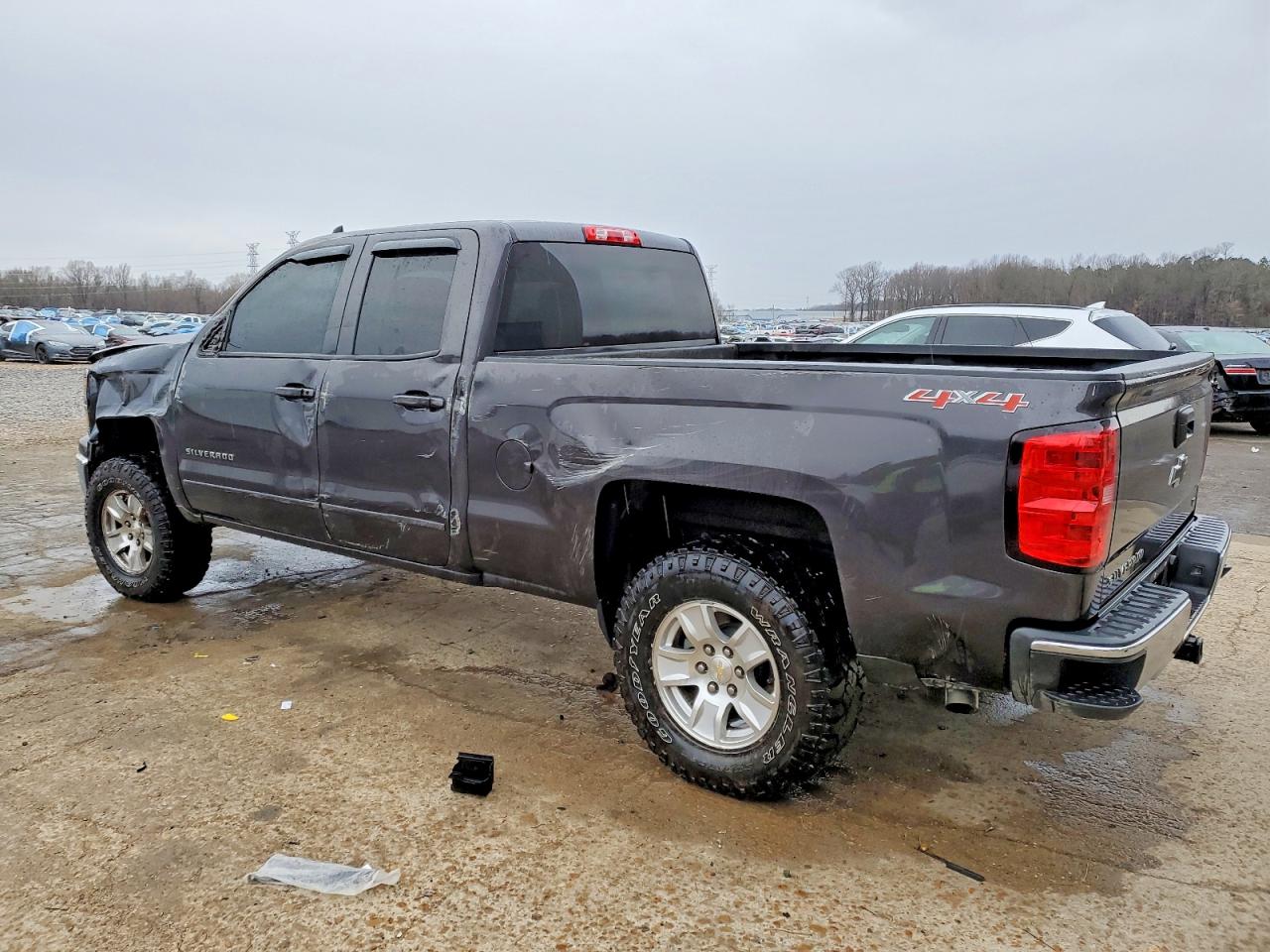 2015 CHEVROLET SILVERADO K1500 LT photo 2
