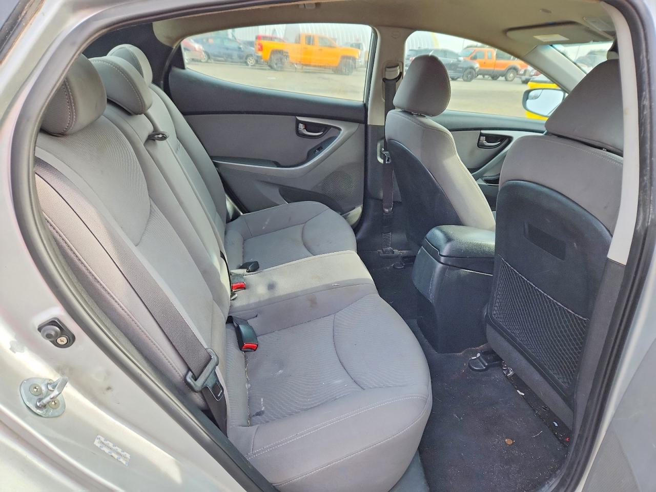 2015 HYUNDAI ELANTRA SE photo 19