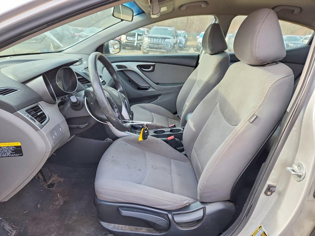 2015 HYUNDAI ELANTRA SE photo 13