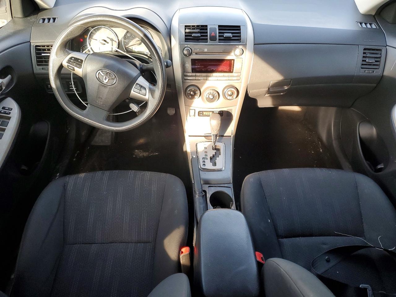 2011 TOYOTA COROLLA S photo 22