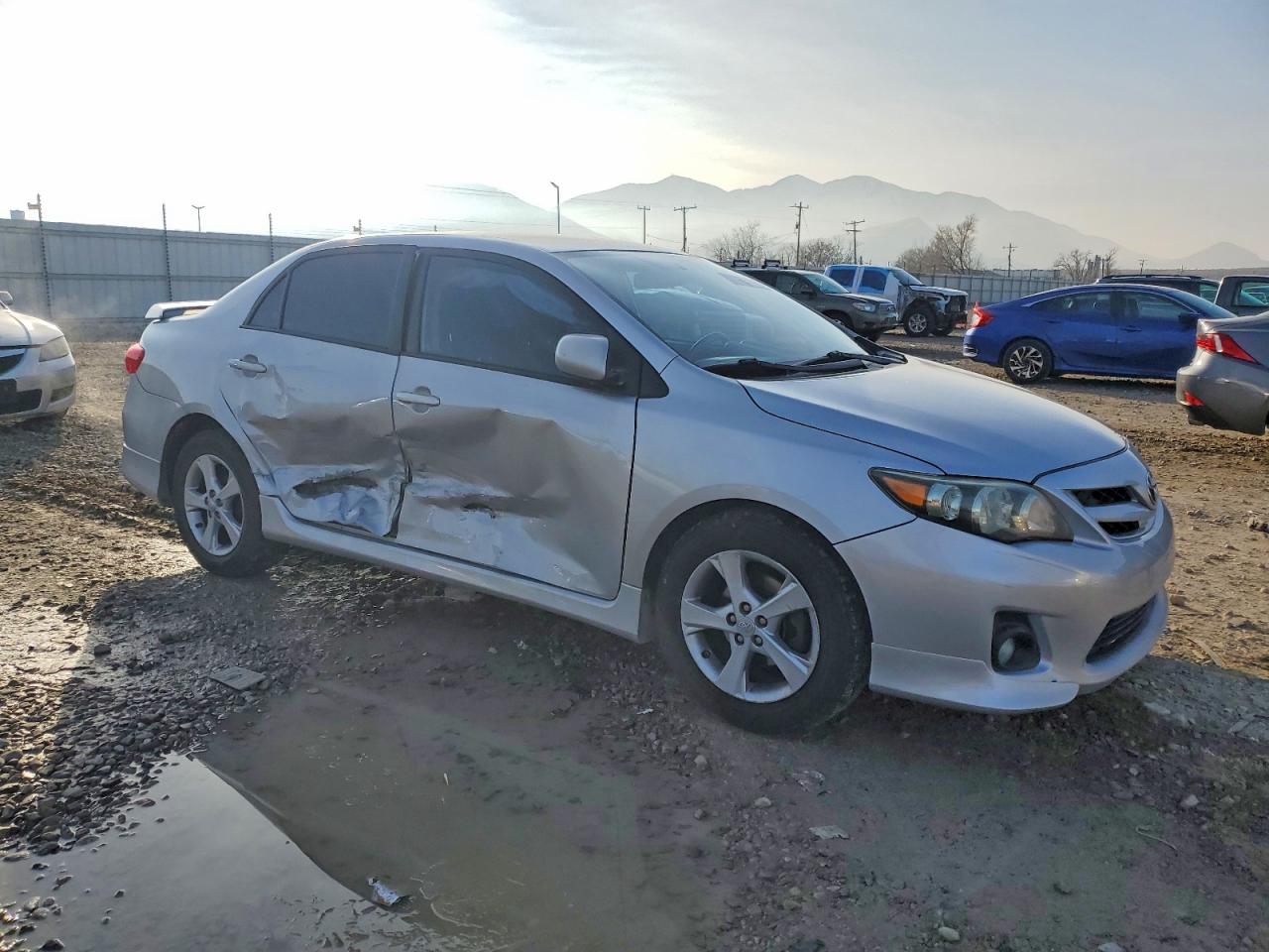 2011 TOYOTA COROLLA S photo 10