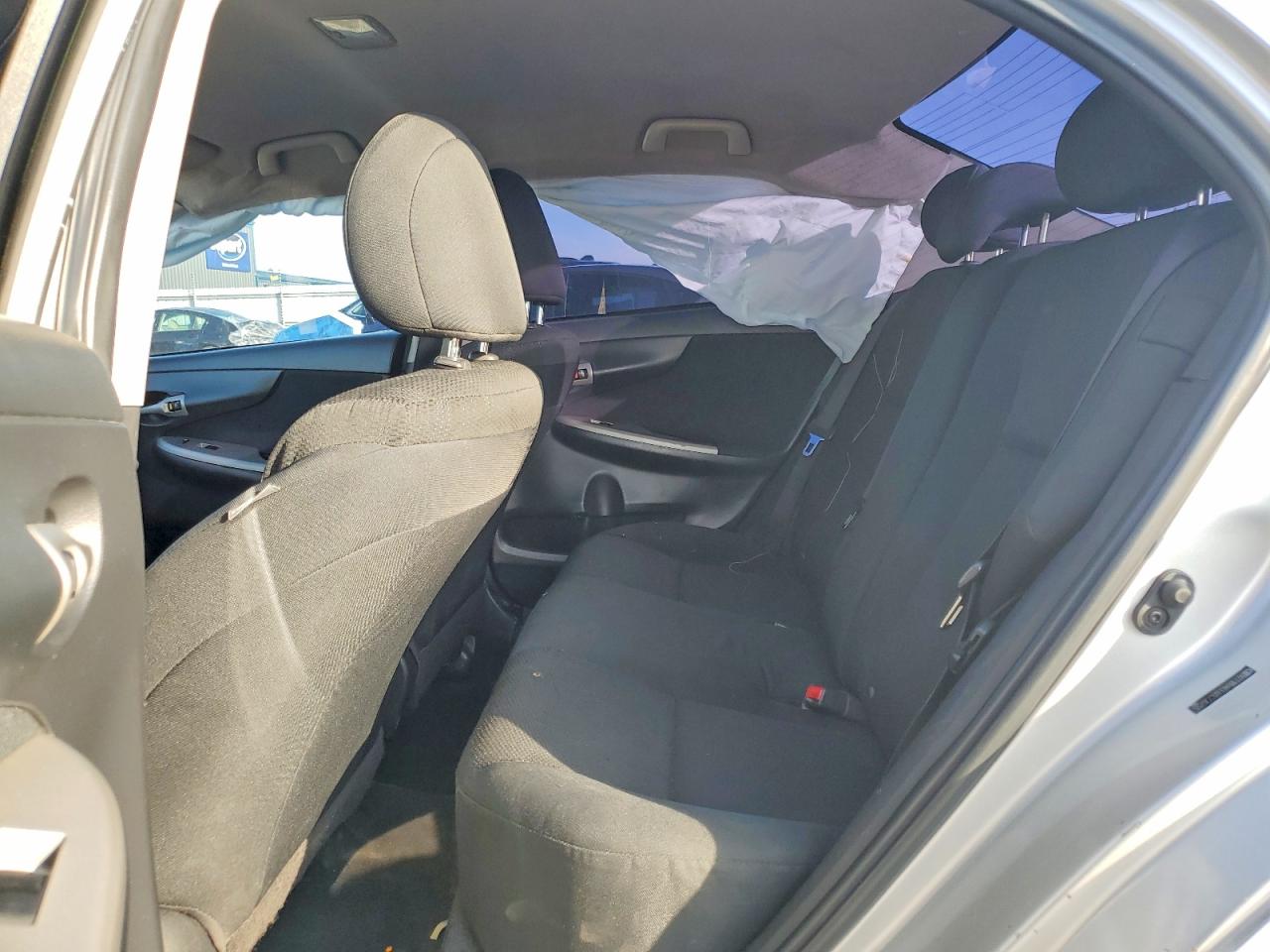 2011 TOYOTA COROLLA S photo 28