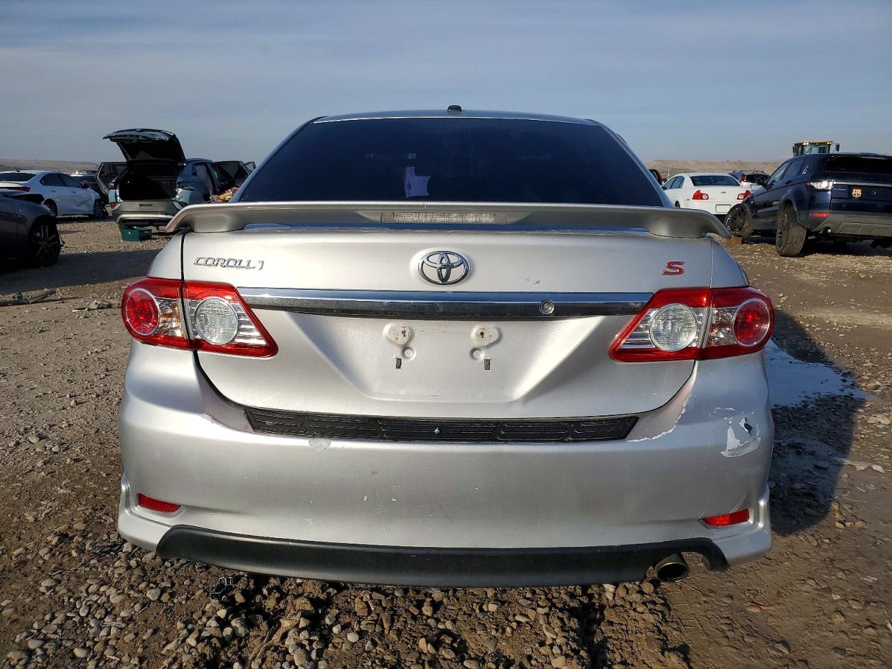 2011 TOYOTA COROLLA S photo 16