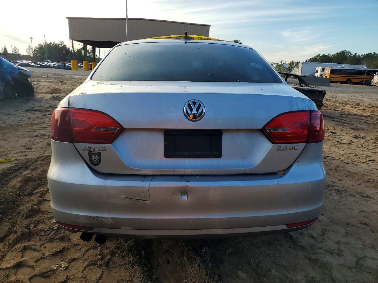 2013 VOLKSWAGEN JETTA SE photo 6