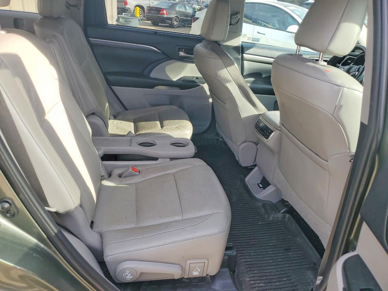 2019 TOYOTA HIGHLANDER LIMITED photo 10