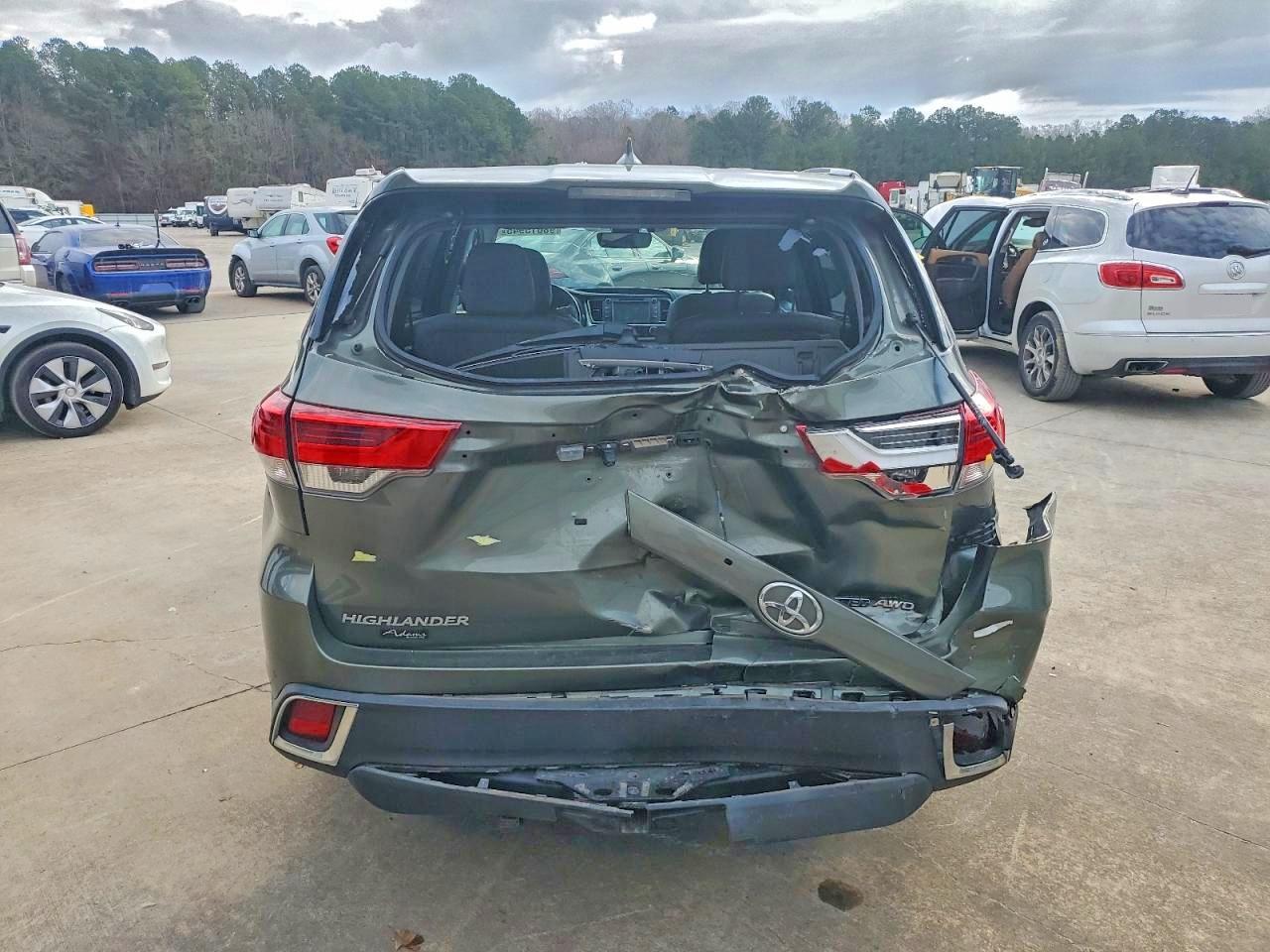 2019 TOYOTA HIGHLANDER LIMITED photo 6