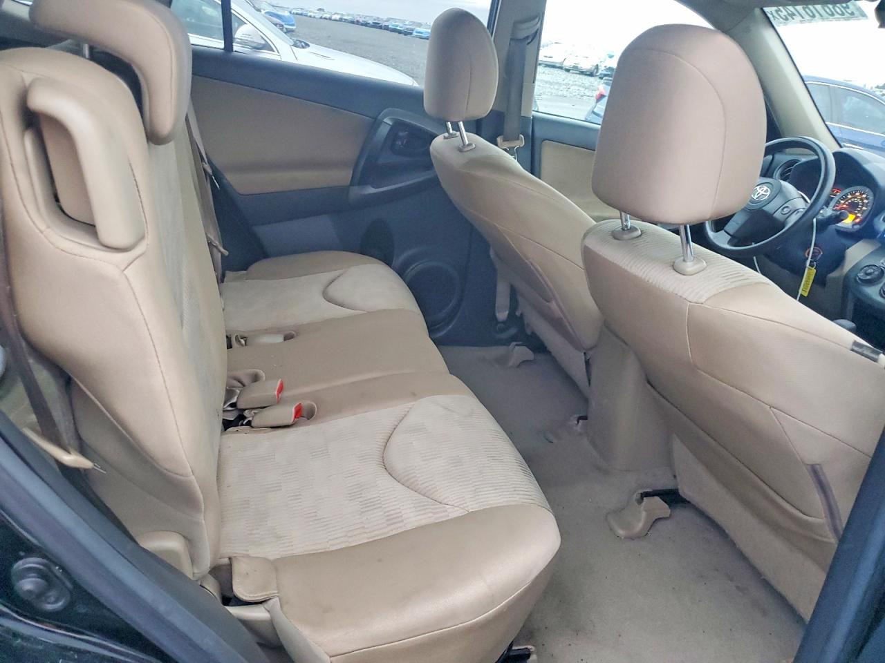 2010 TOYOTA RAV4 photo 11