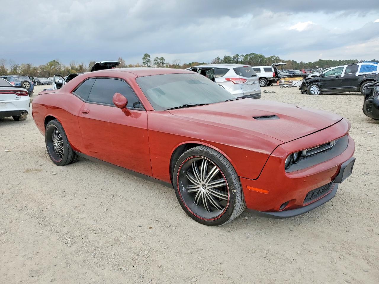 2016 DODGE CHALLENGER SXT photo 7
