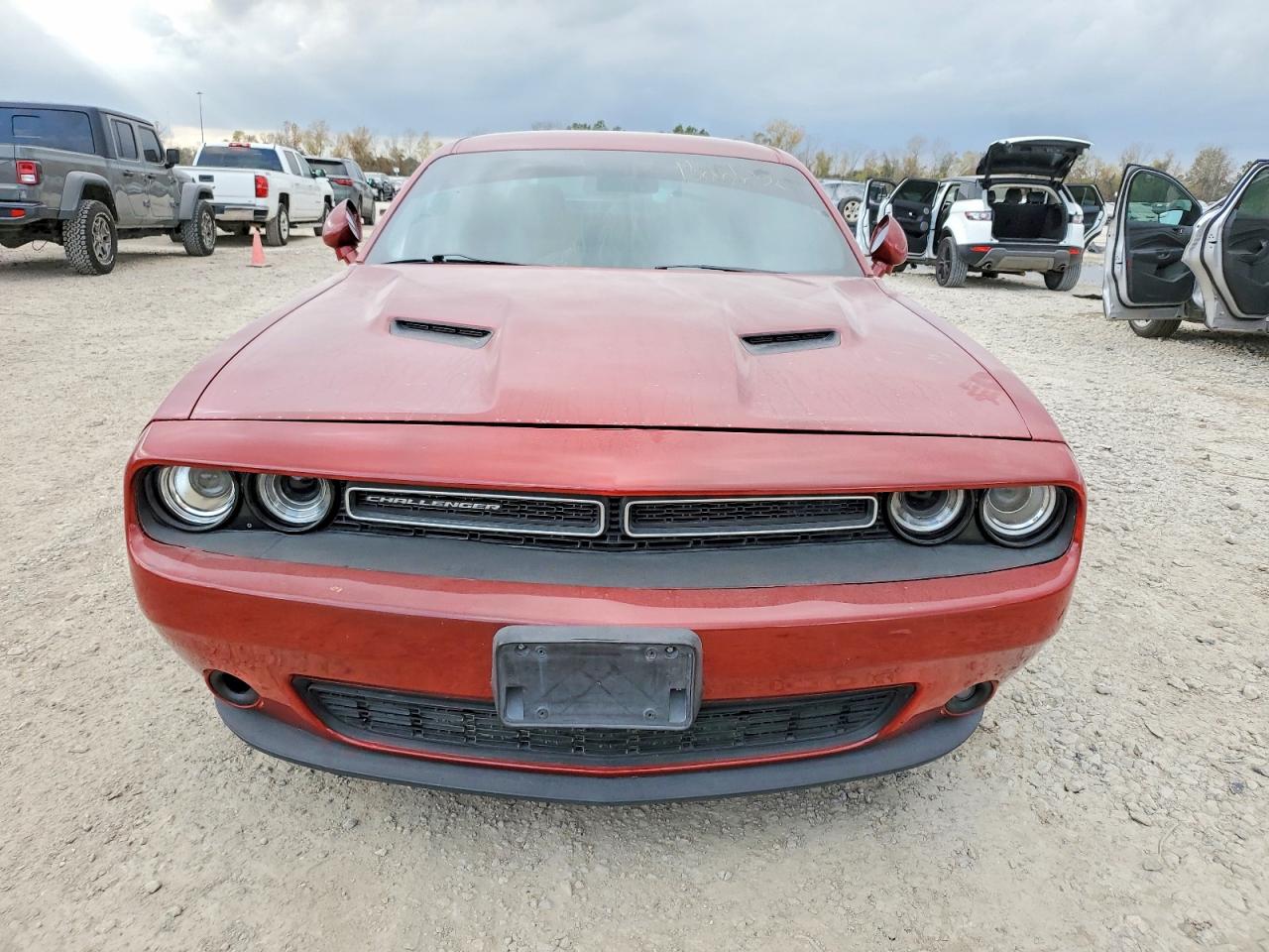 2016 DODGE CHALLENGER SXT photo 9