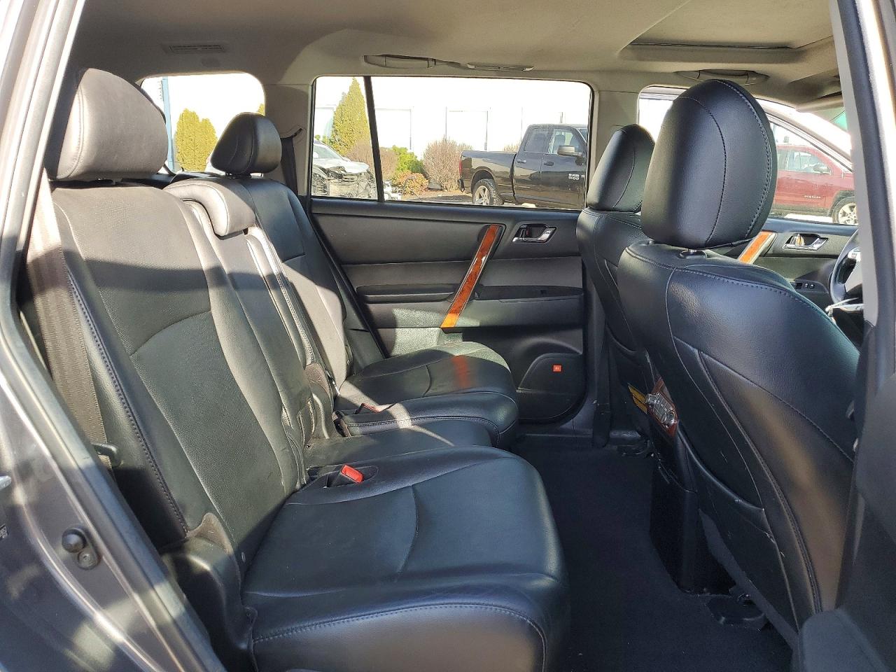 2011 TOYOTA HIGHLANDER LIMITED photo 11