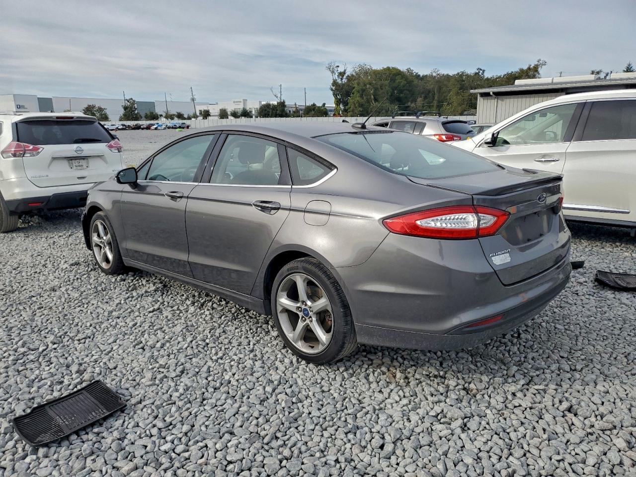 2014 FORD FUSION SE photo 3