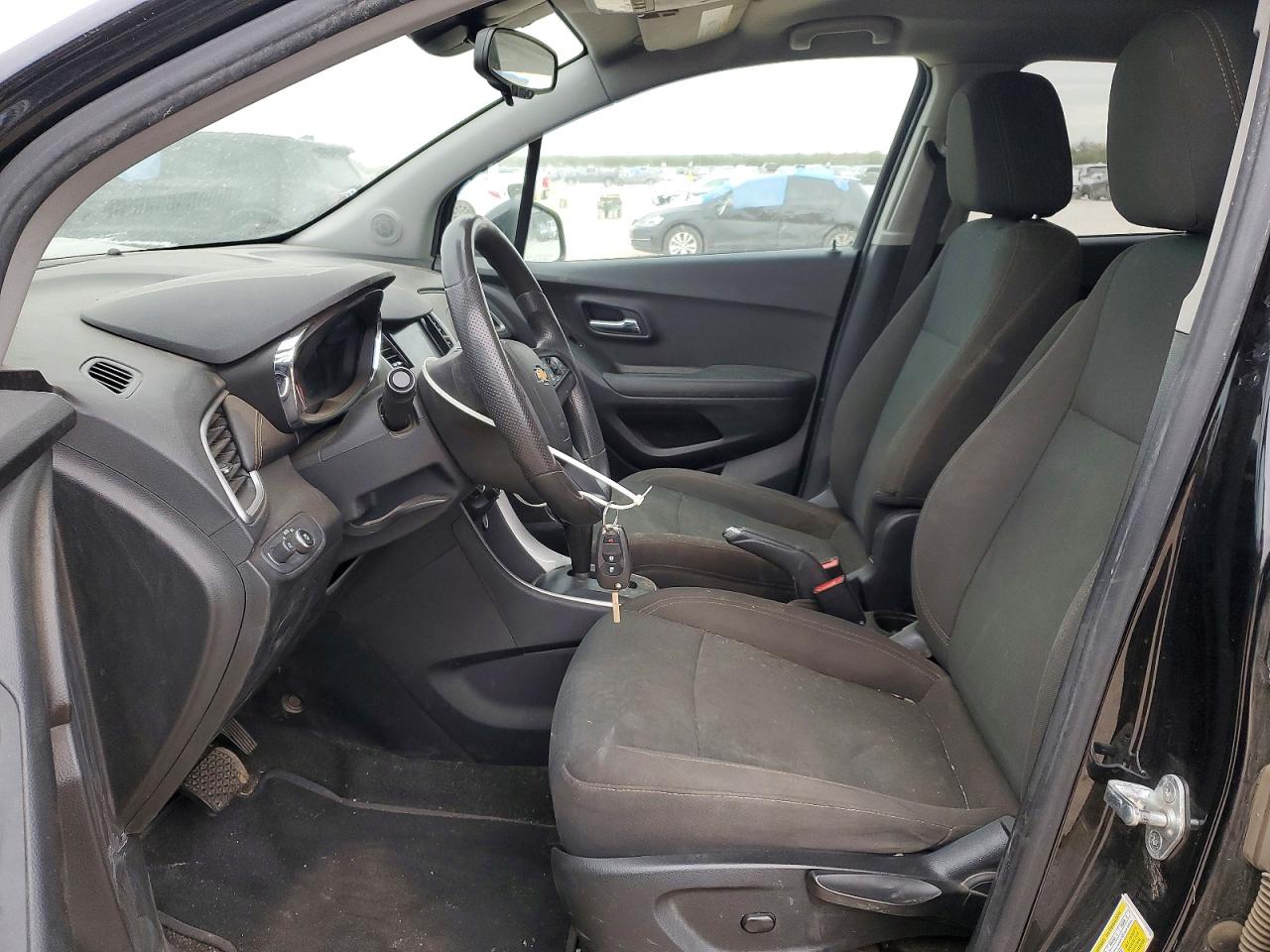 2021 CHEVROLET TRAX LS photo 7