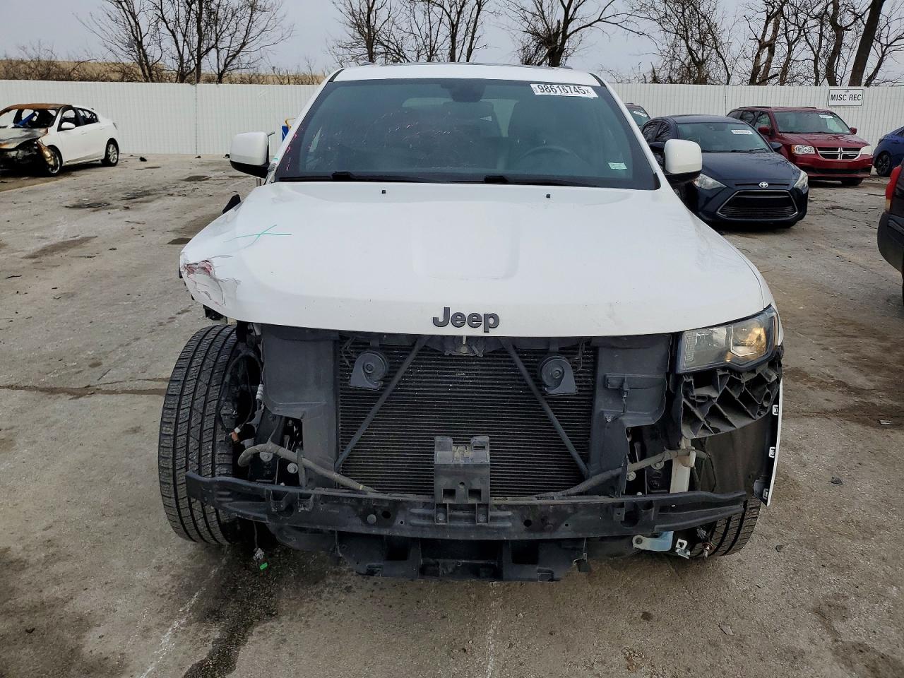 2020 JEEP GRAND CHEROKEE LAREDO photo 5