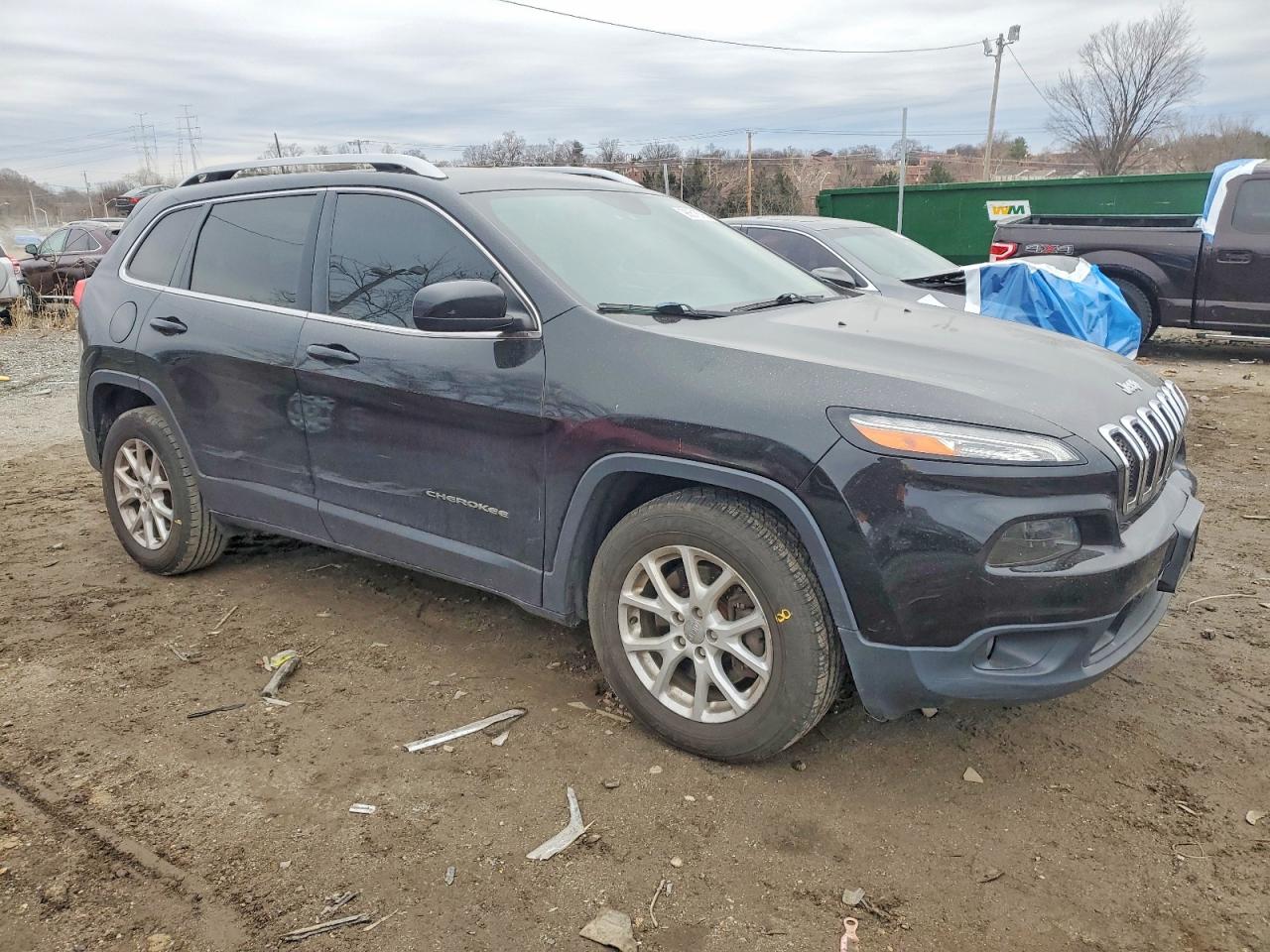 2017 JEEP CHEROKEE LATITUDE photo 4