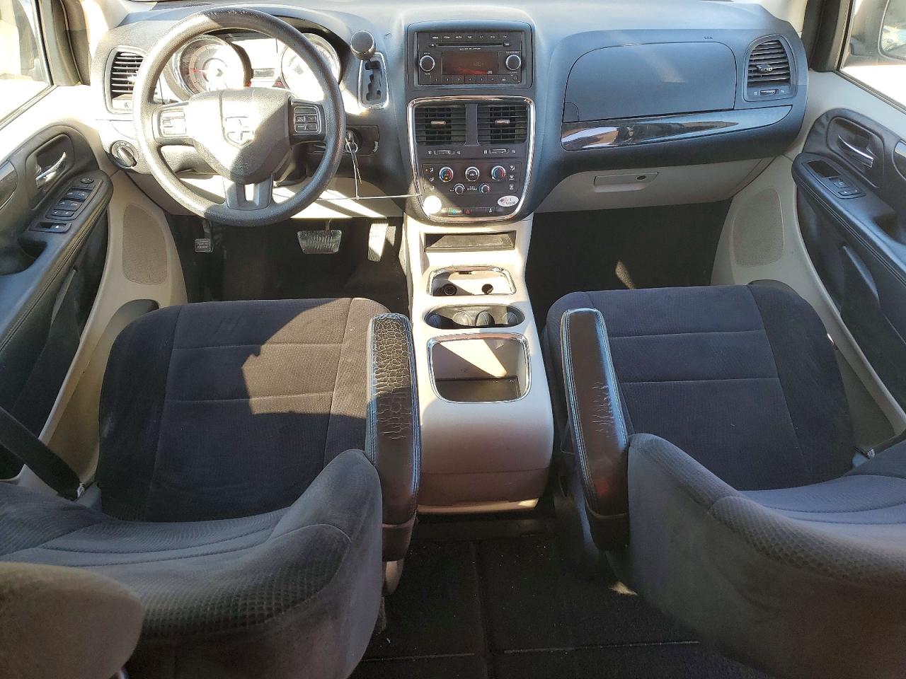 2013 DODGE GRAND CARAVAN SXT photo 8