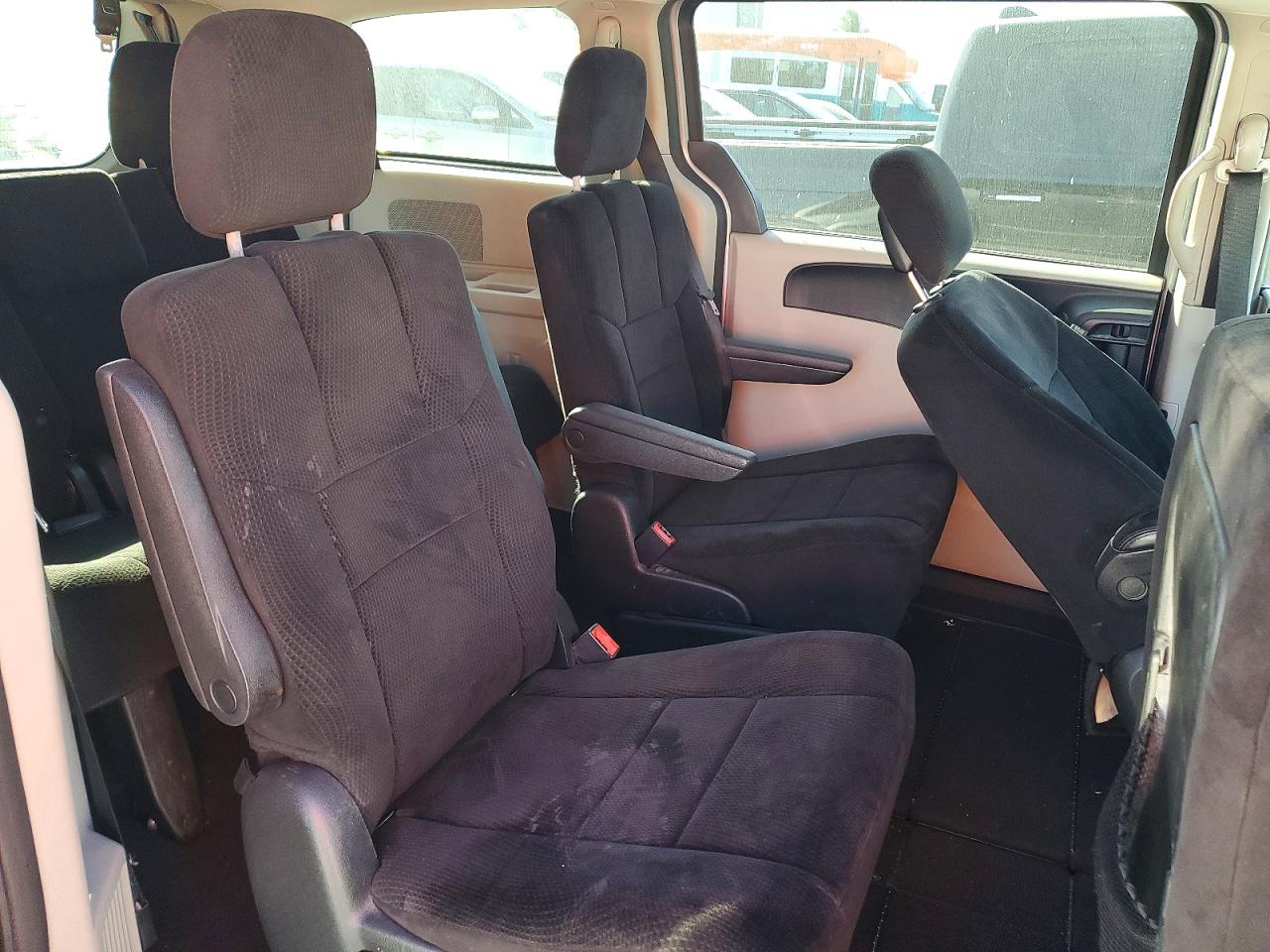 2013 DODGE GRAND CARAVAN SXT photo 11