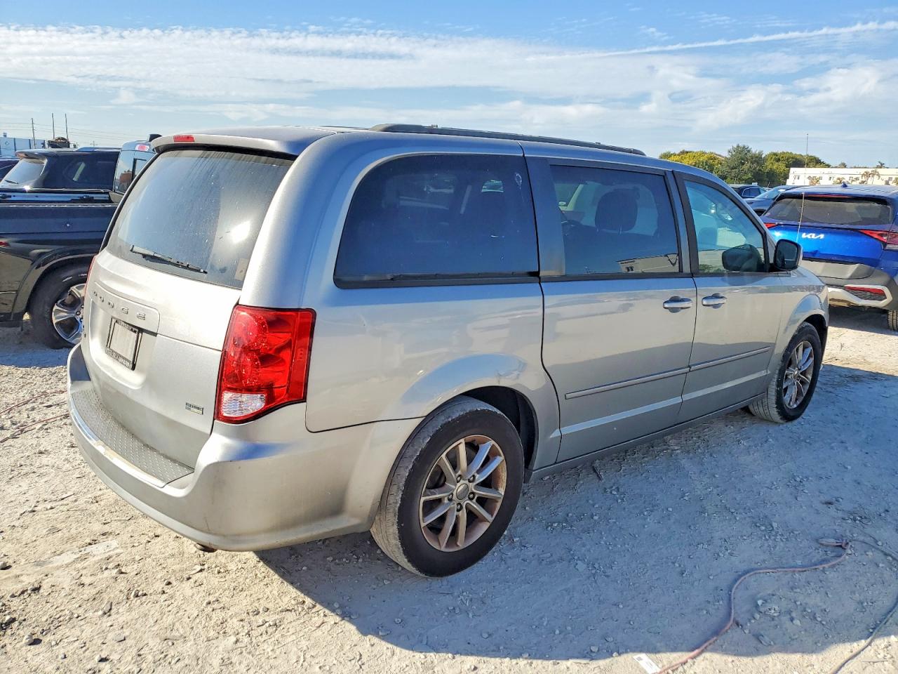 2013 DODGE GRAND CARAVAN SXT photo 3