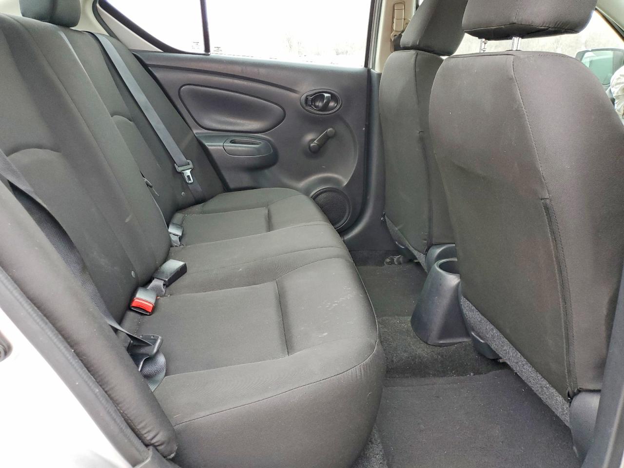 2019 NISSAN VERSA S photo 28