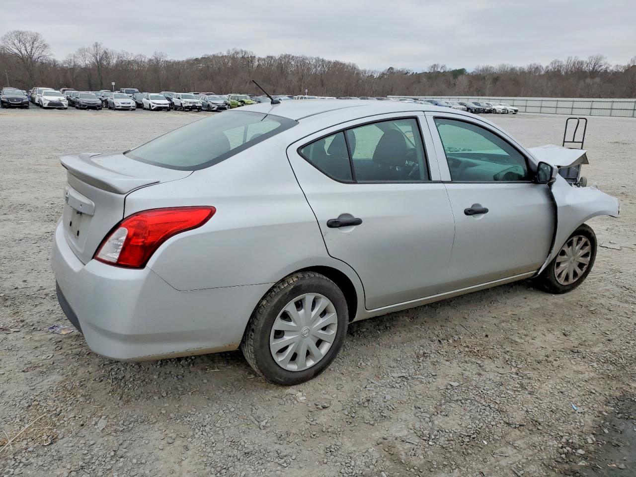 2019 NISSAN VERSA S photo 7