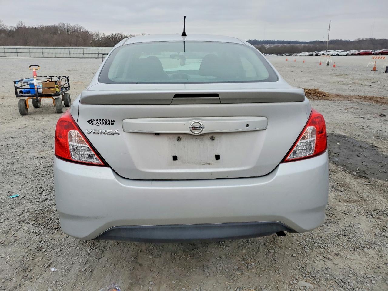 2019 NISSAN VERSA S photo 16