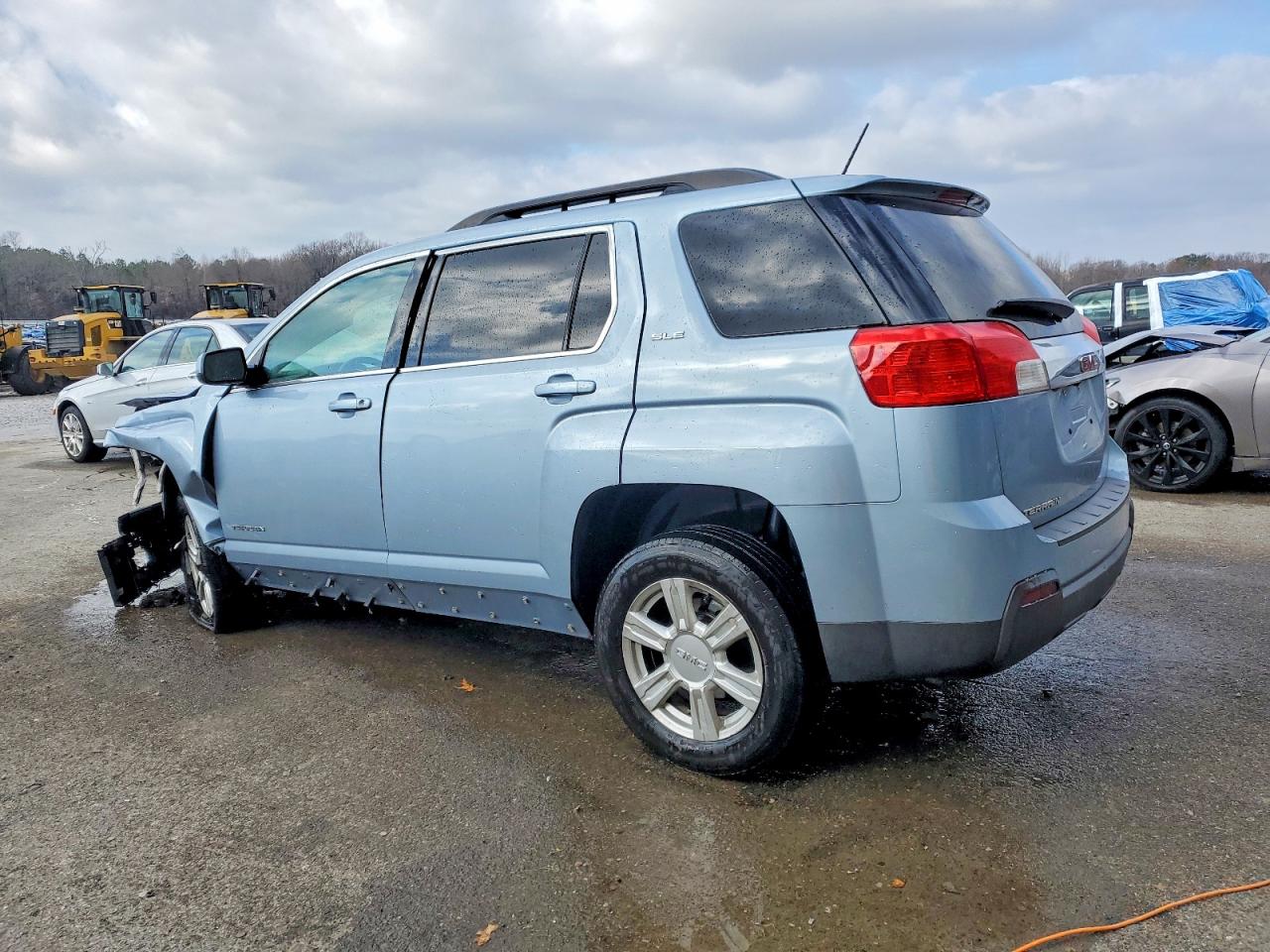 2015 GMC TERRAIN SLE photo 2