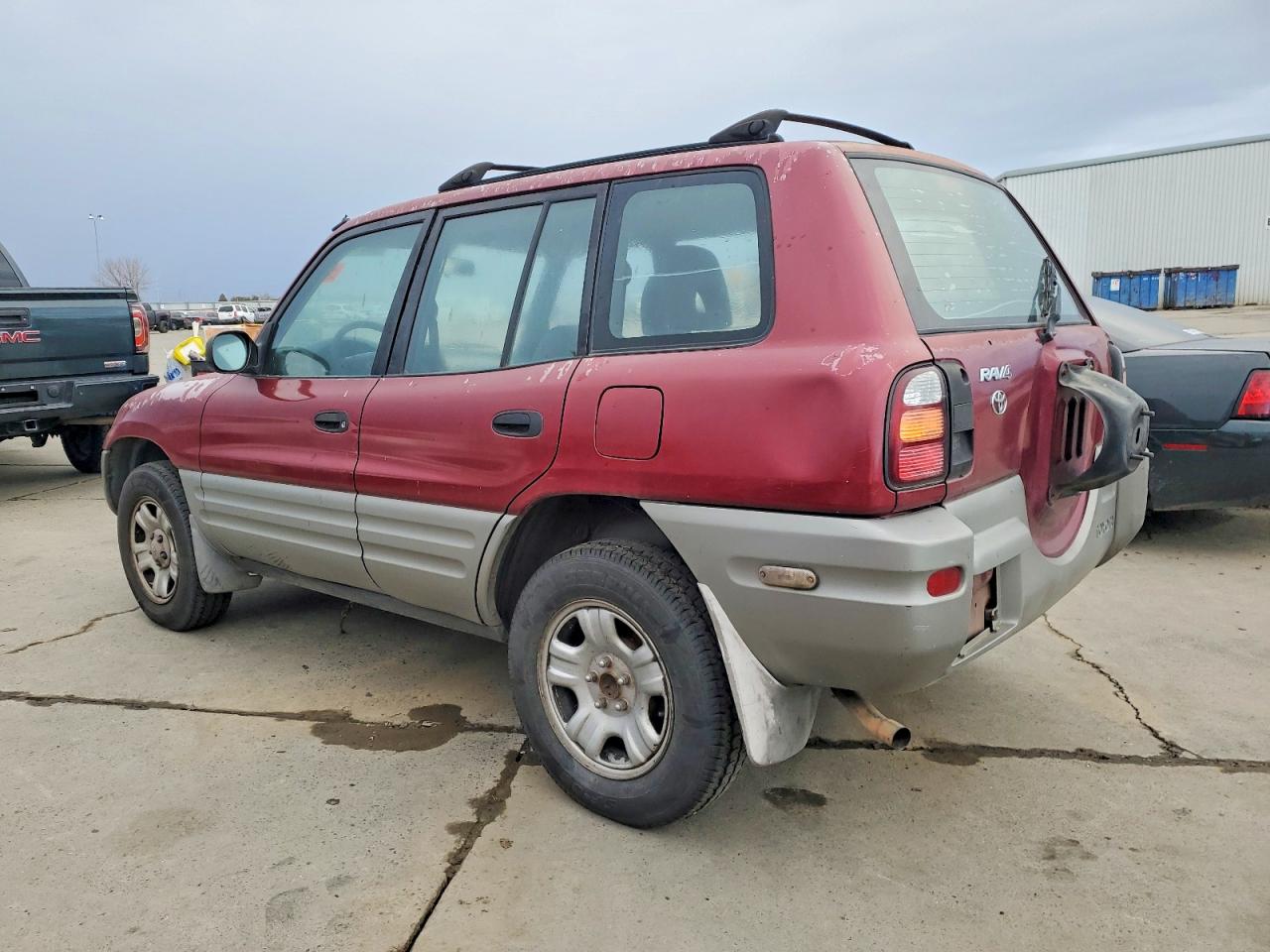 2000 TOYOTA RAV4 photo 2