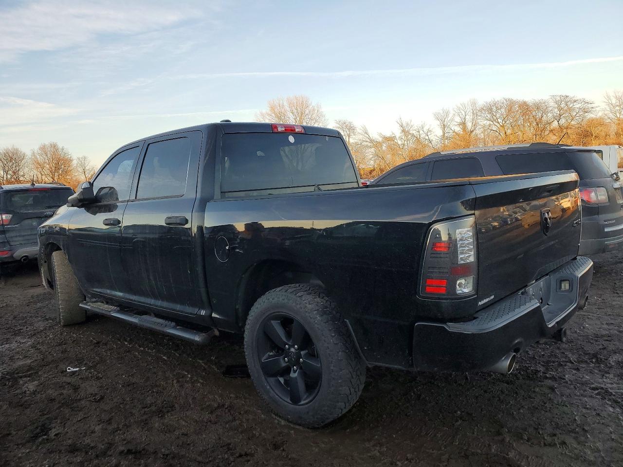 2014 RAM 1500 ST photo 2