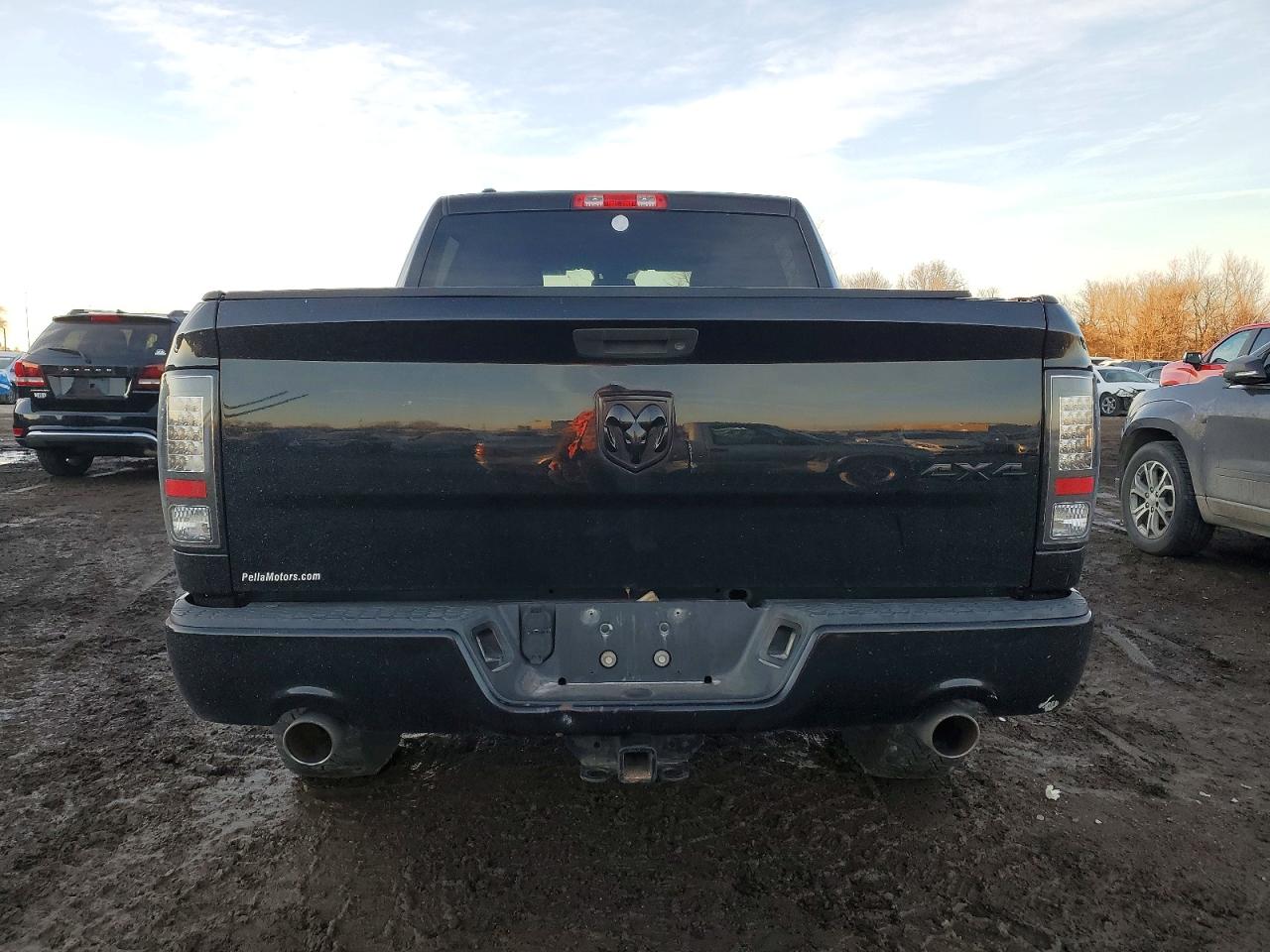 2014 RAM 1500 ST photo 6