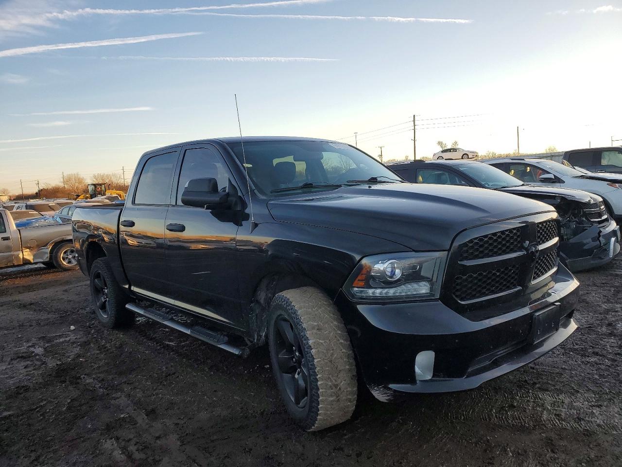 2014 RAM 1500 ST photo 4