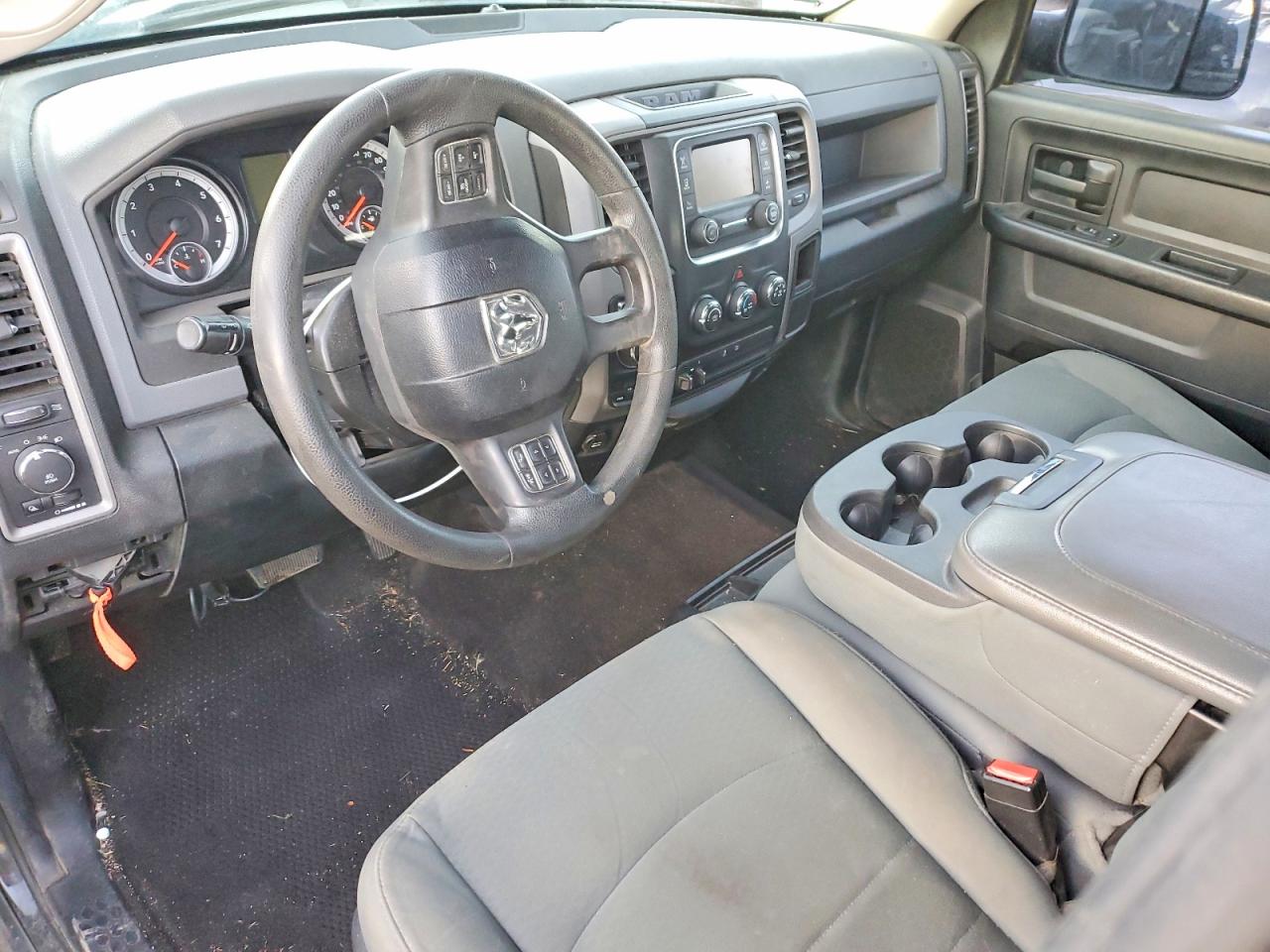 2014 RAM 1500 ST photo 8