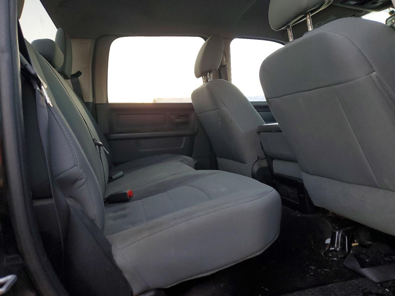 2014 RAM 1500 ST photo 10