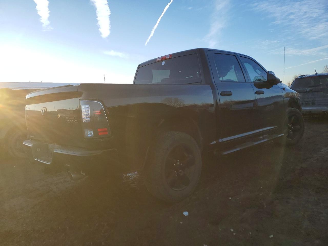 2014 RAM 1500 ST photo 3