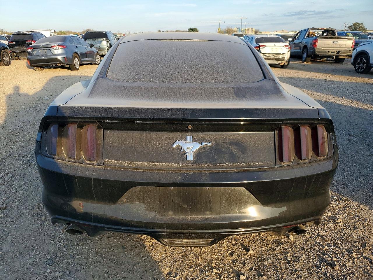 2016 FORD MUSTANG photo 11